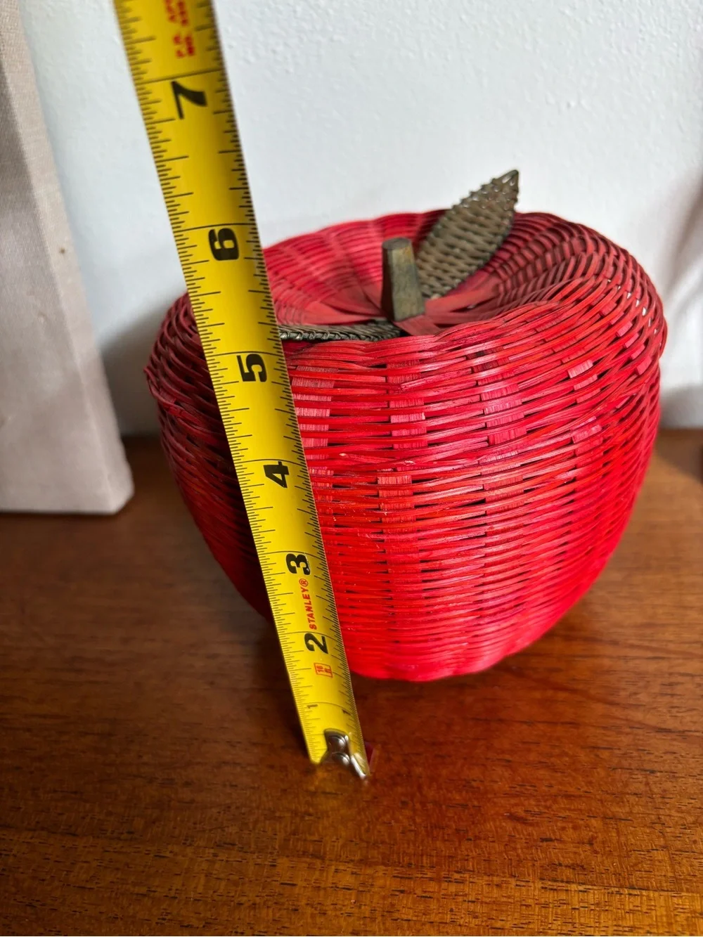 Vintage wicker apple basket cottagecore 80s 90s teacher gift back to school